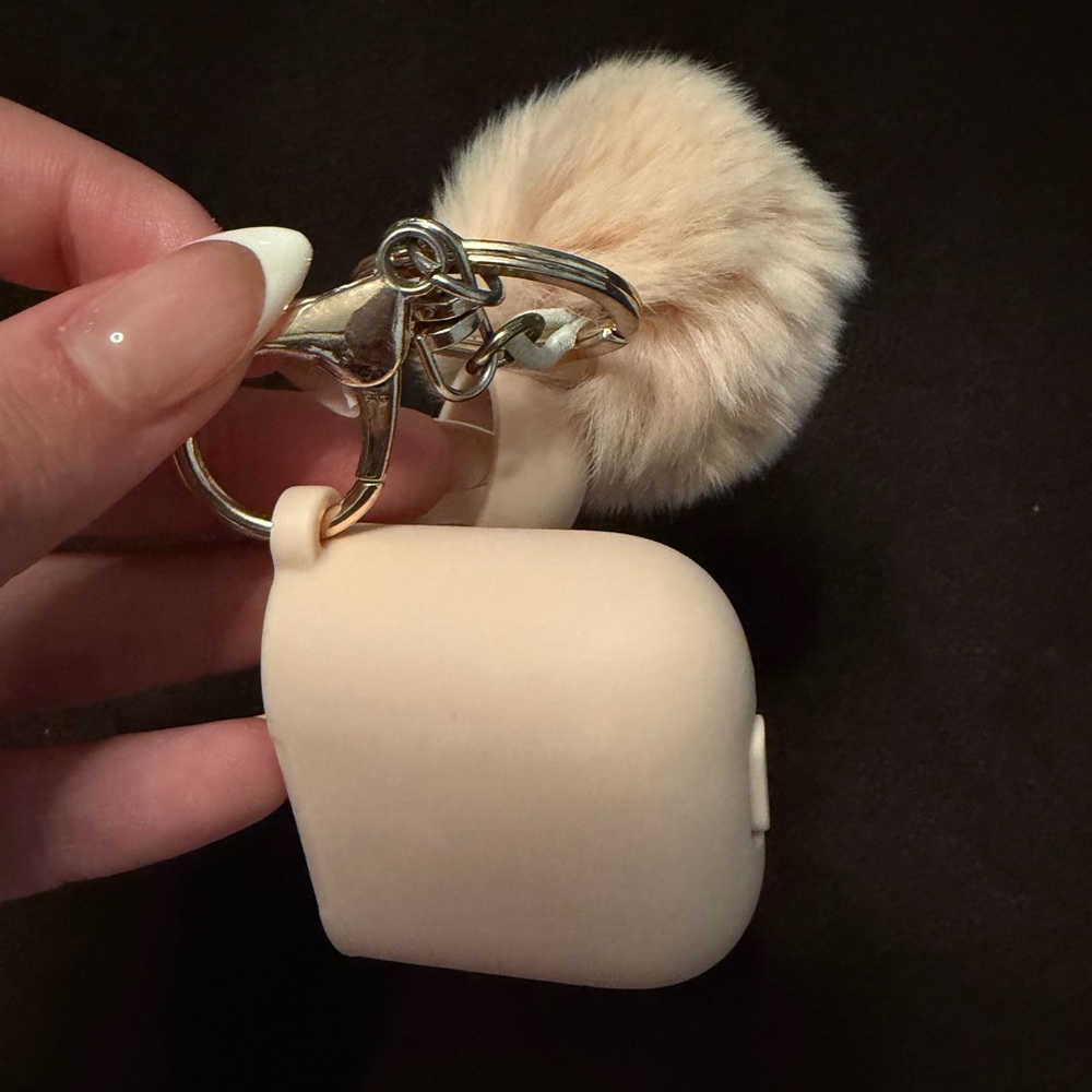Pom Pom Keychain AirPods Case - Picture 5 of 5